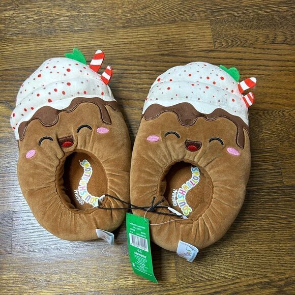 NWT-Squishmallows Hot Cocoa Slippers Size 4-5 - Picture 1 of 3
